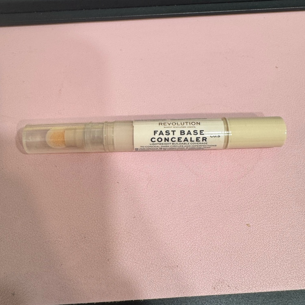 Revolution Fast Base Concealer C0.5